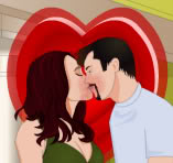 Angelina & Brad Kissing